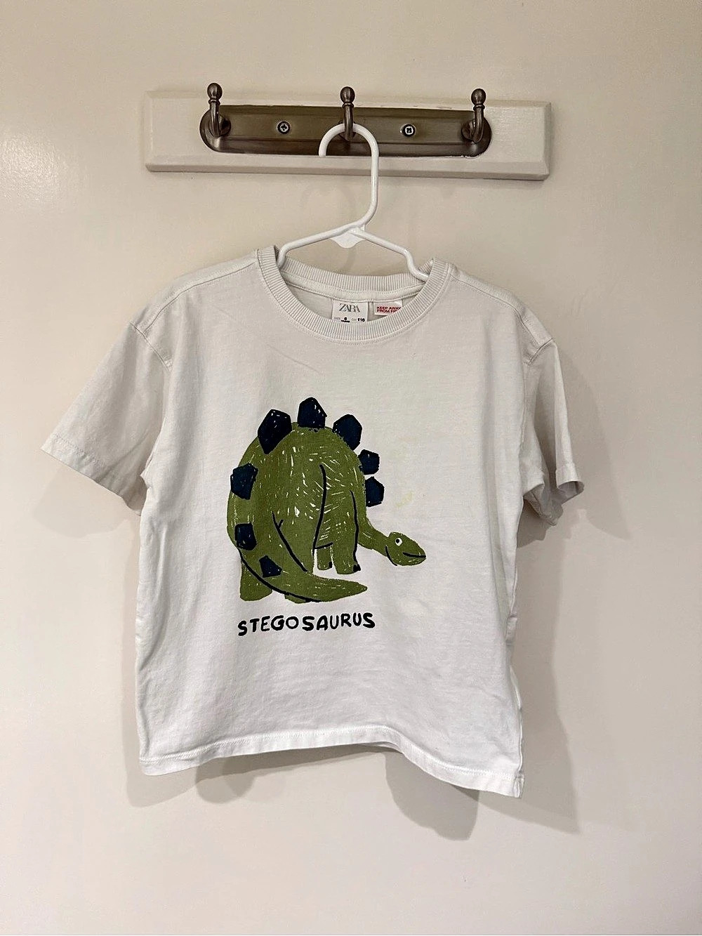 Zara Dino Stegosaurus Tee 5 Years *PLAY*